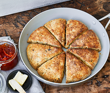 Spectacular Skillet Scones