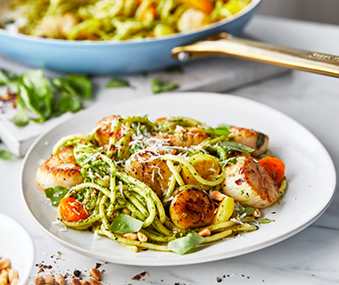 Spaghetti with Pesto, Scallops and Tomatoes