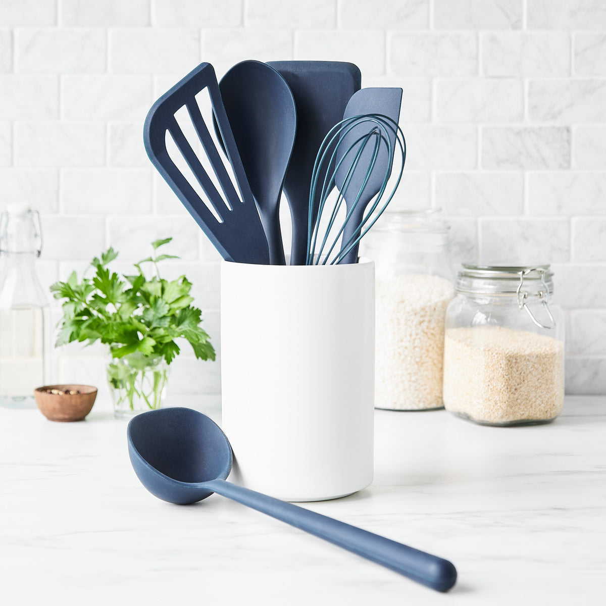 Platinum Silicone 7-Piece Utensil and Crock Set in Navy