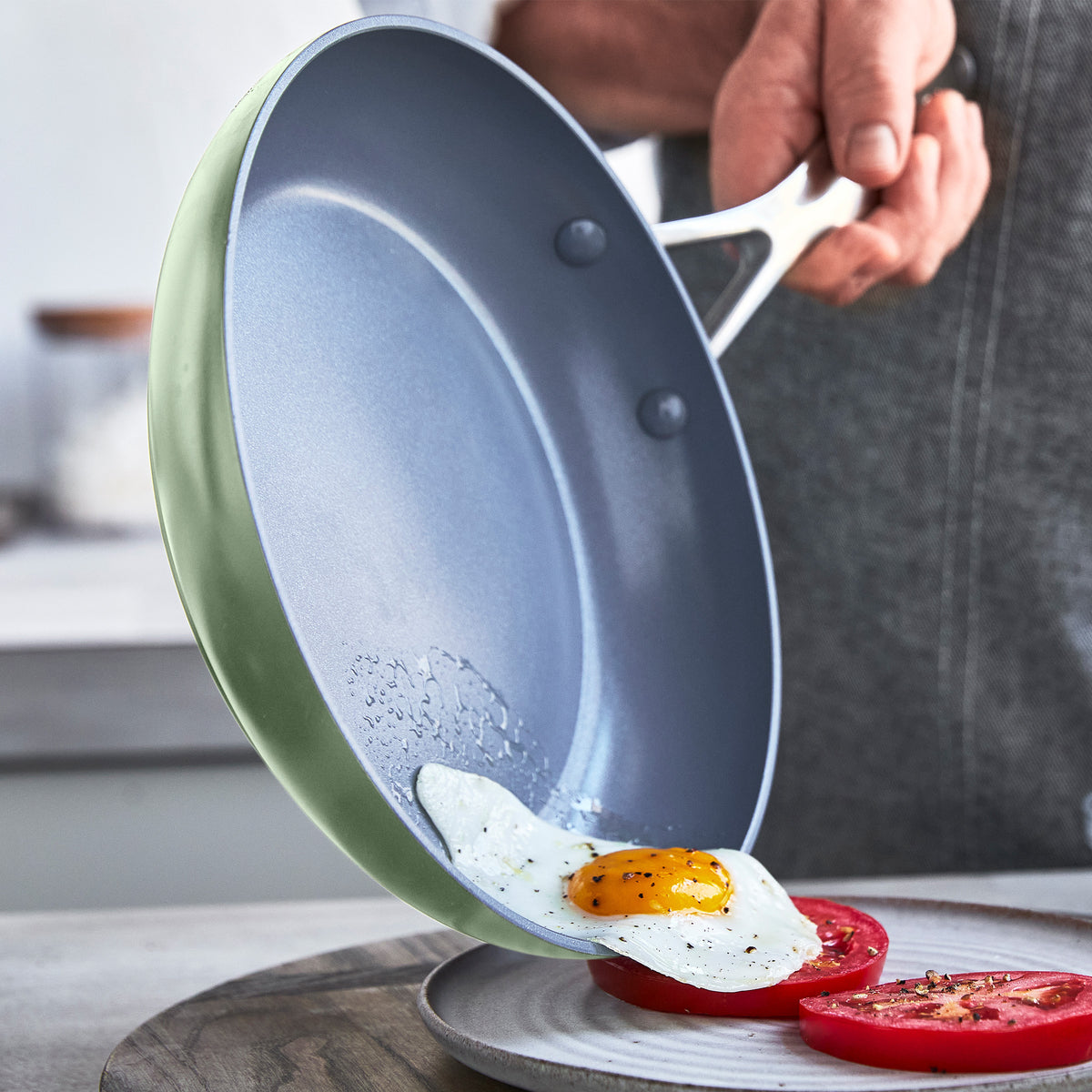 Cooking with a Valencia Pro Ceramic Frypan