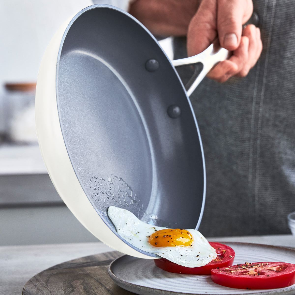 Cooking with a Valencia Pro Ceramic Frypan