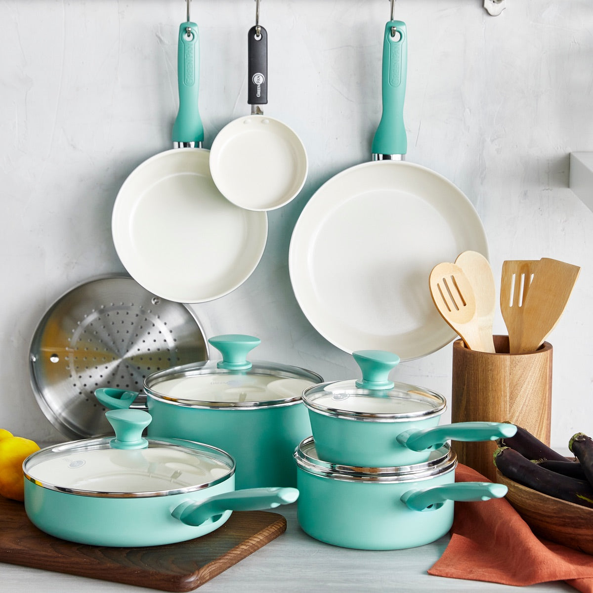 Rio Ceramic Nonstick 16-Piece Cookware Set | Turquoise