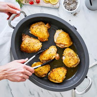 Spacious oval electric skillet