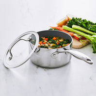 Healthy cooking in the Valencia Pro stainless steel saucepan