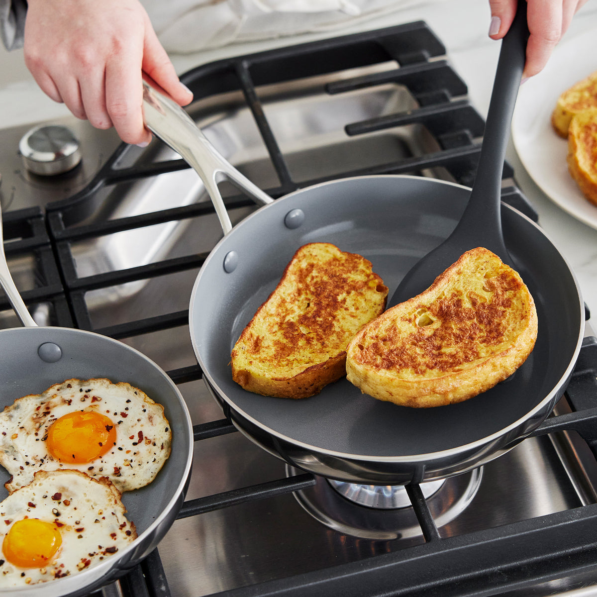 Valencia Pro frypans with V-shaped stainless steel handles