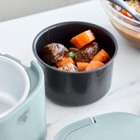 Electric lunch box with PFAS-free ceramic nonstick bowl