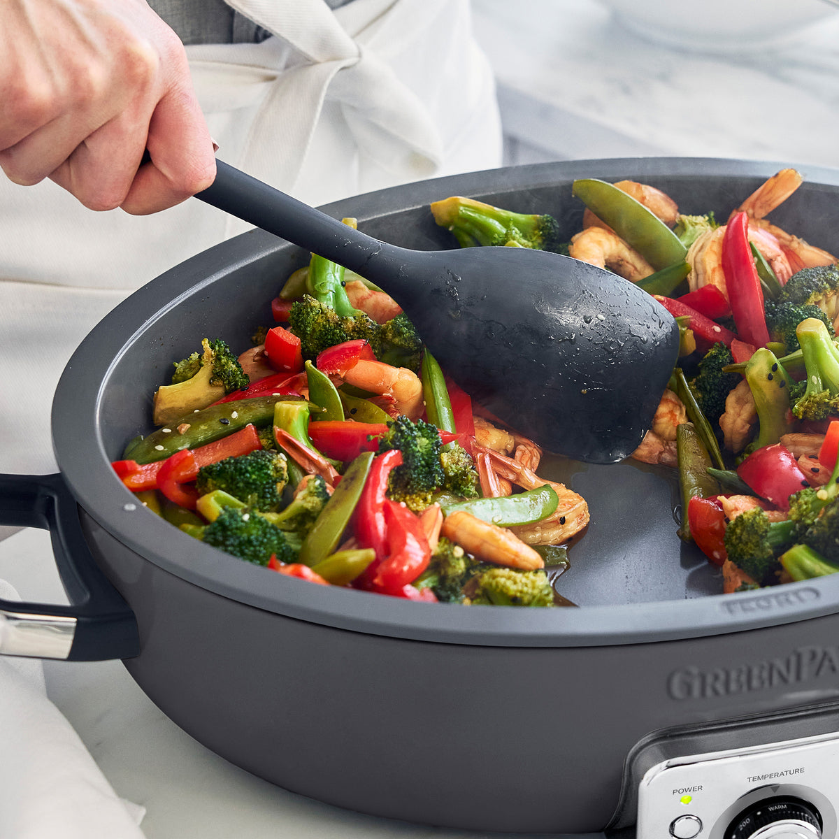 Healthy cooking with the oval electric skillet