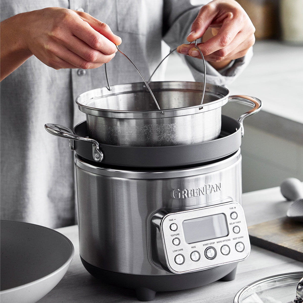 Rice cooker with embedded heating element