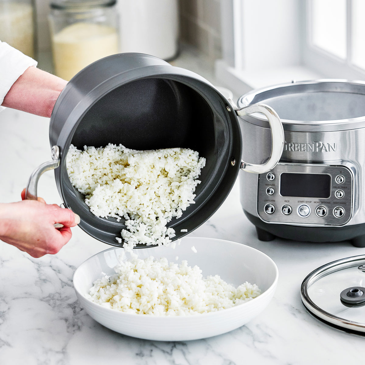 Rice & grains cooker with removable pot