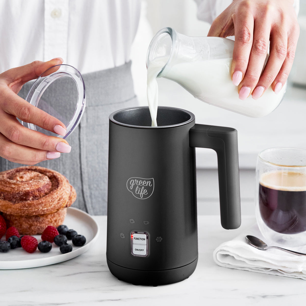 Instant milk frother with healthy ceramic nonstick