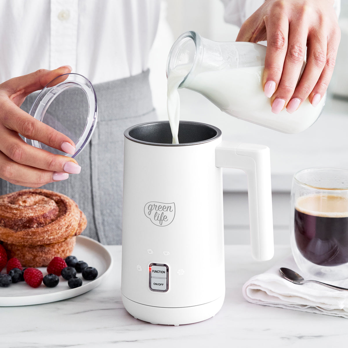 Instant milk frother with healthy ceramic nonstick