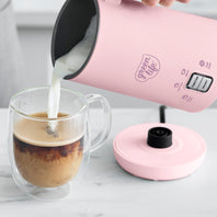 Instant milk frother with cordless pouring