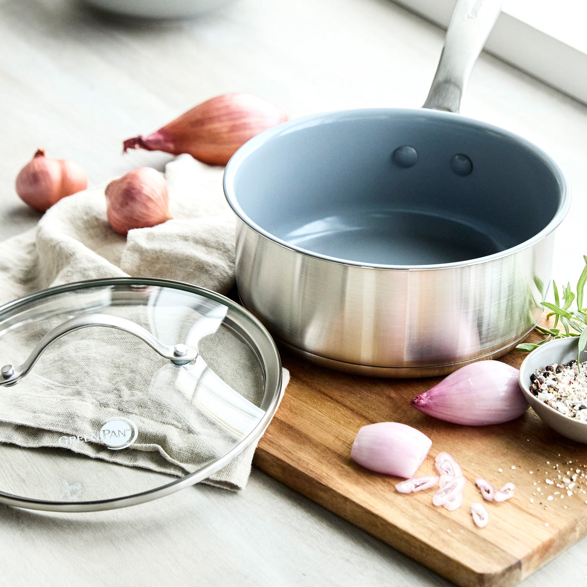 Treviso saucepan with encapsulated base