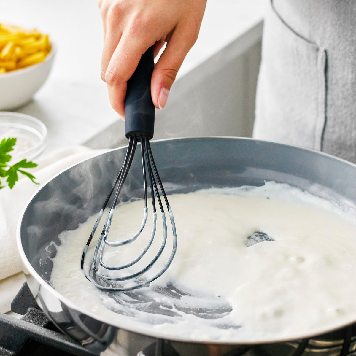 Heat-resistant silicone flat whisk