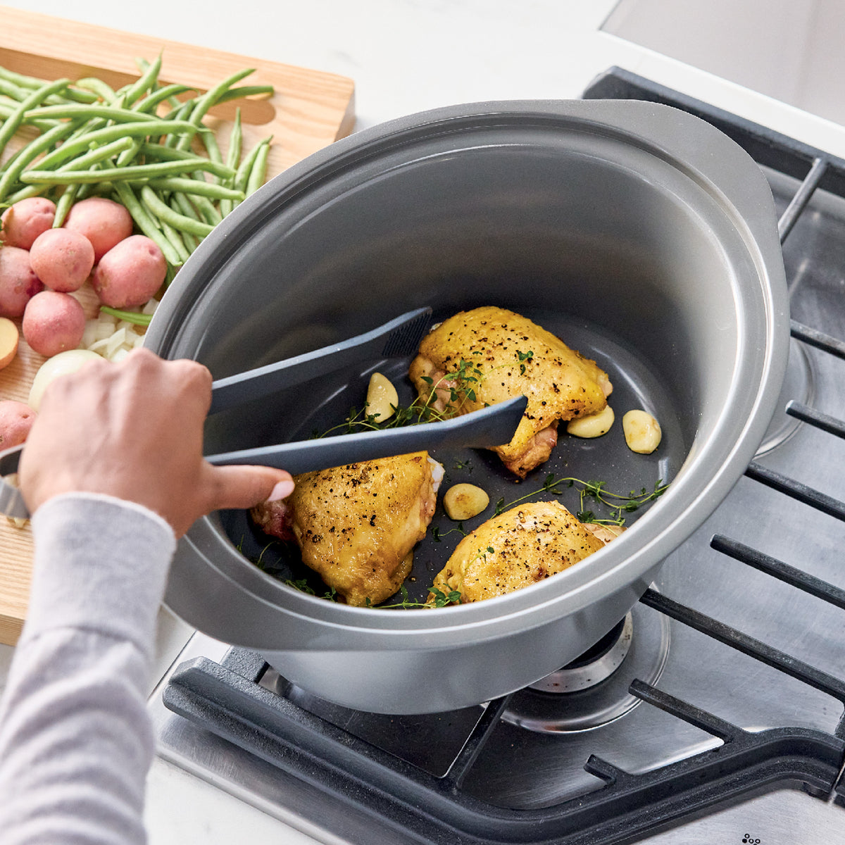 Slow cooker with stovetop & oven safe pot