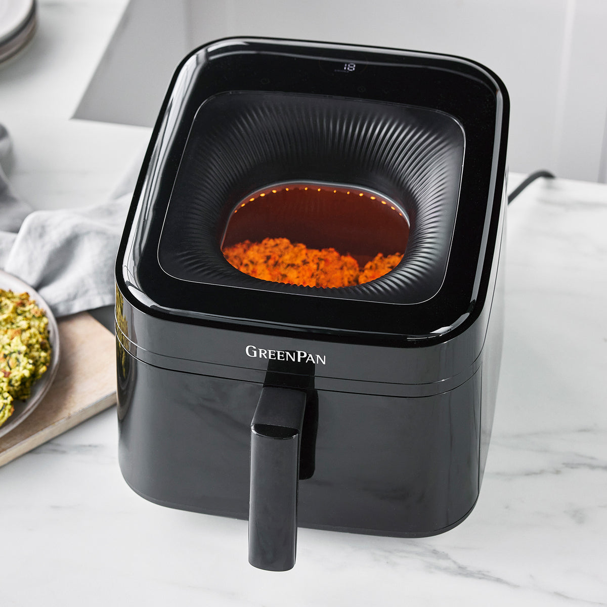 Air fryer with halogen heating