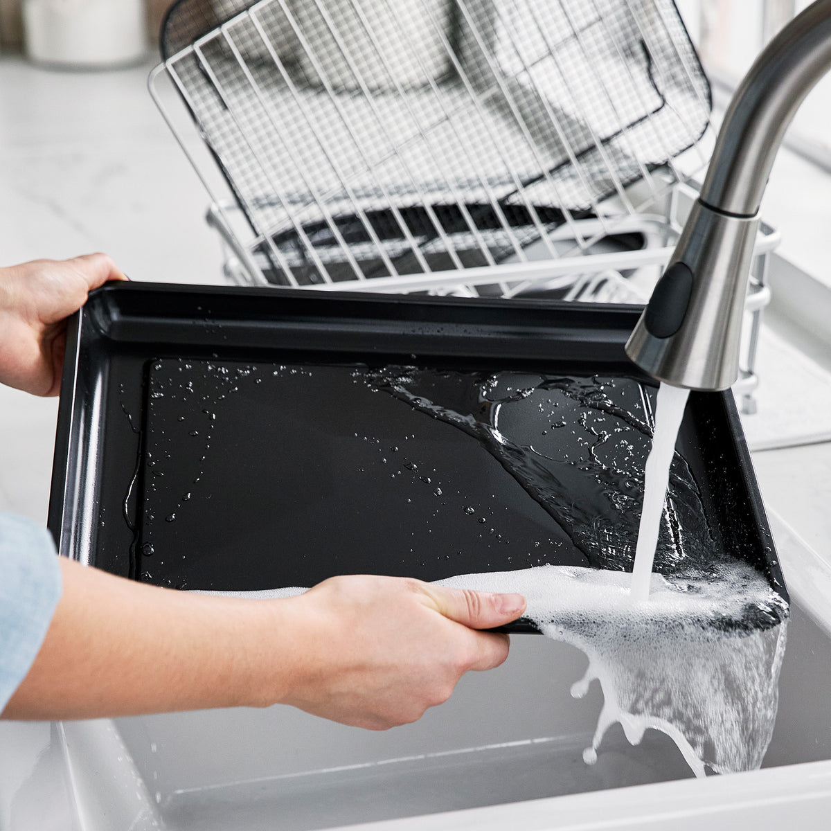 Dishwasher safe baking pan