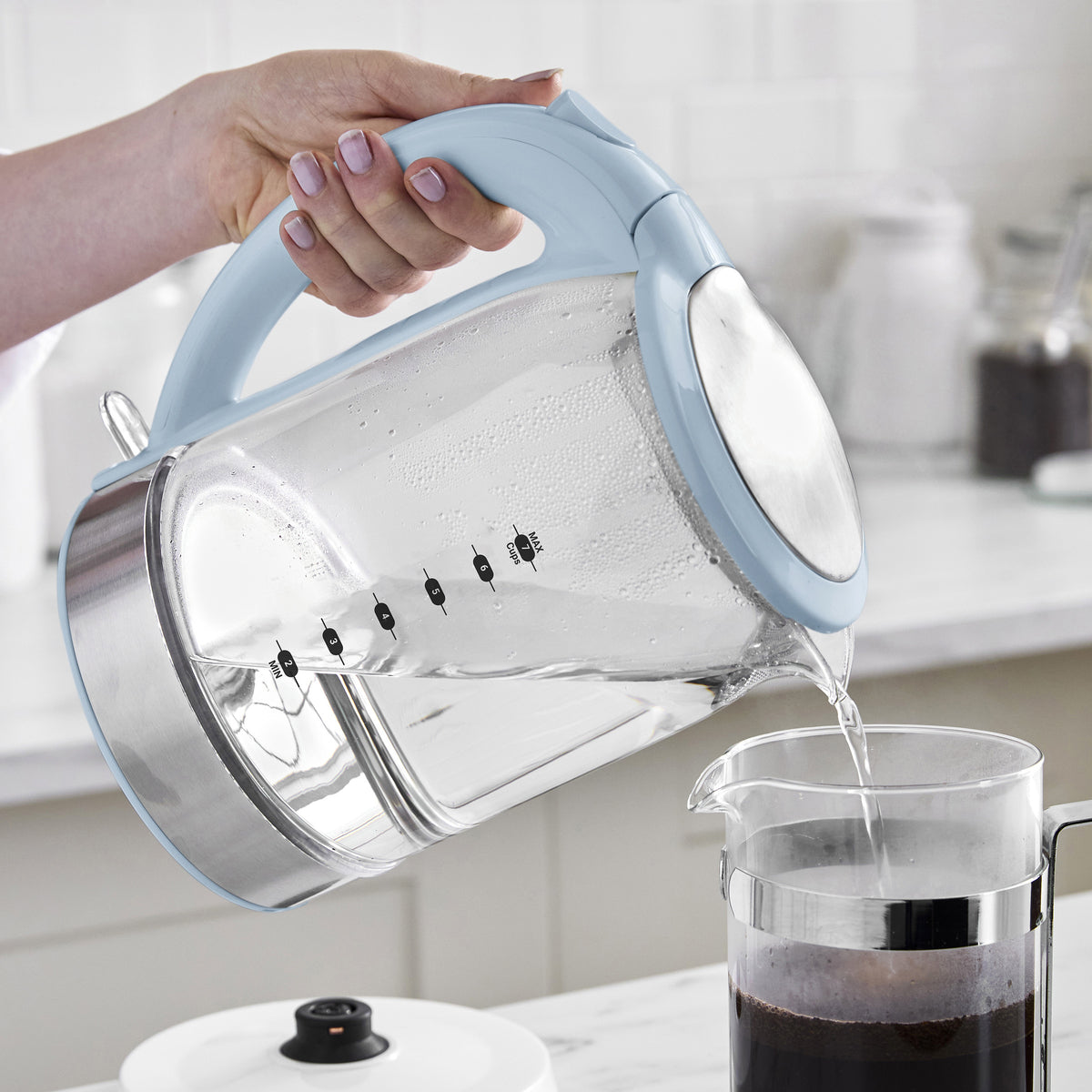 Electric kettle with auto shutoff