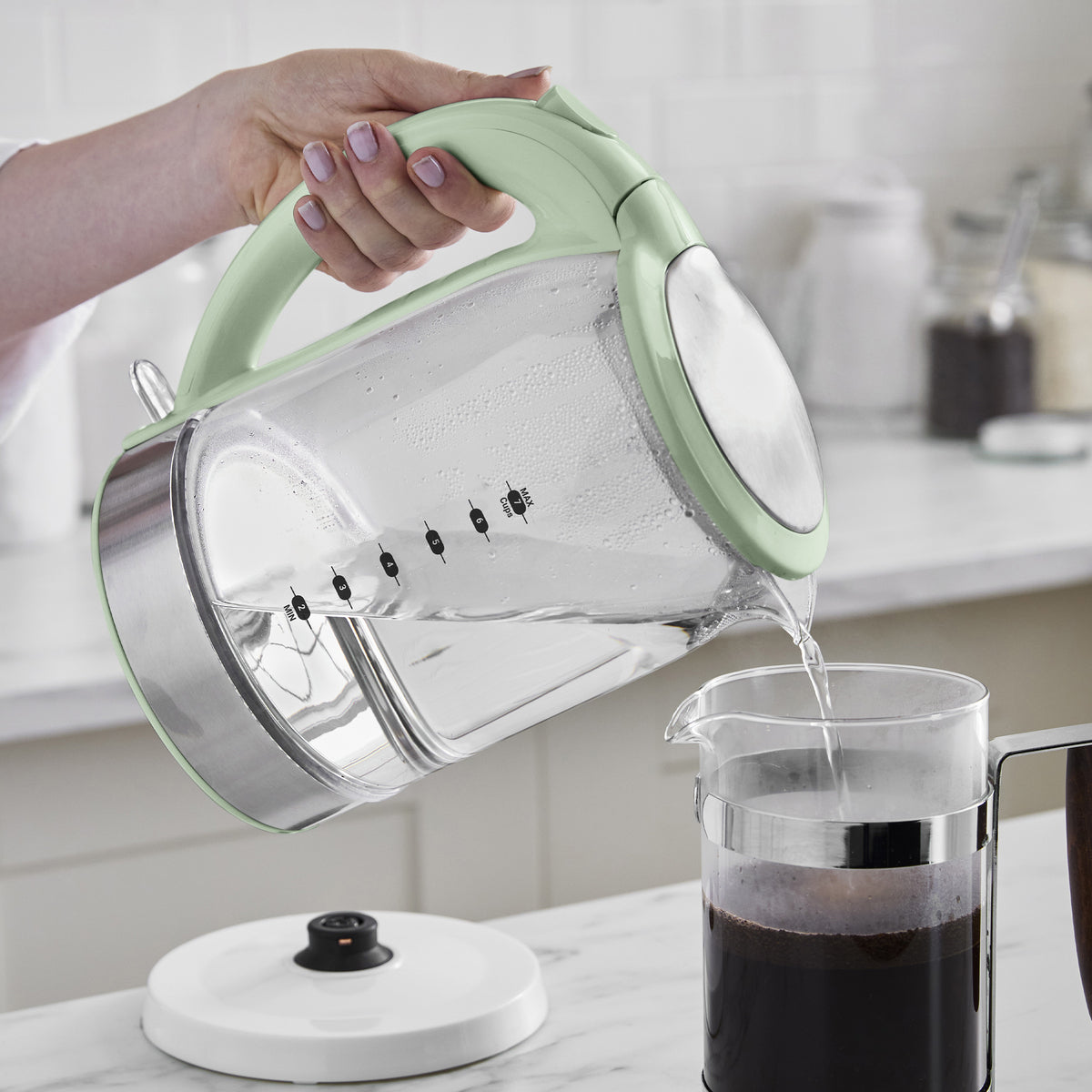 Electric kettle with auto shutoff