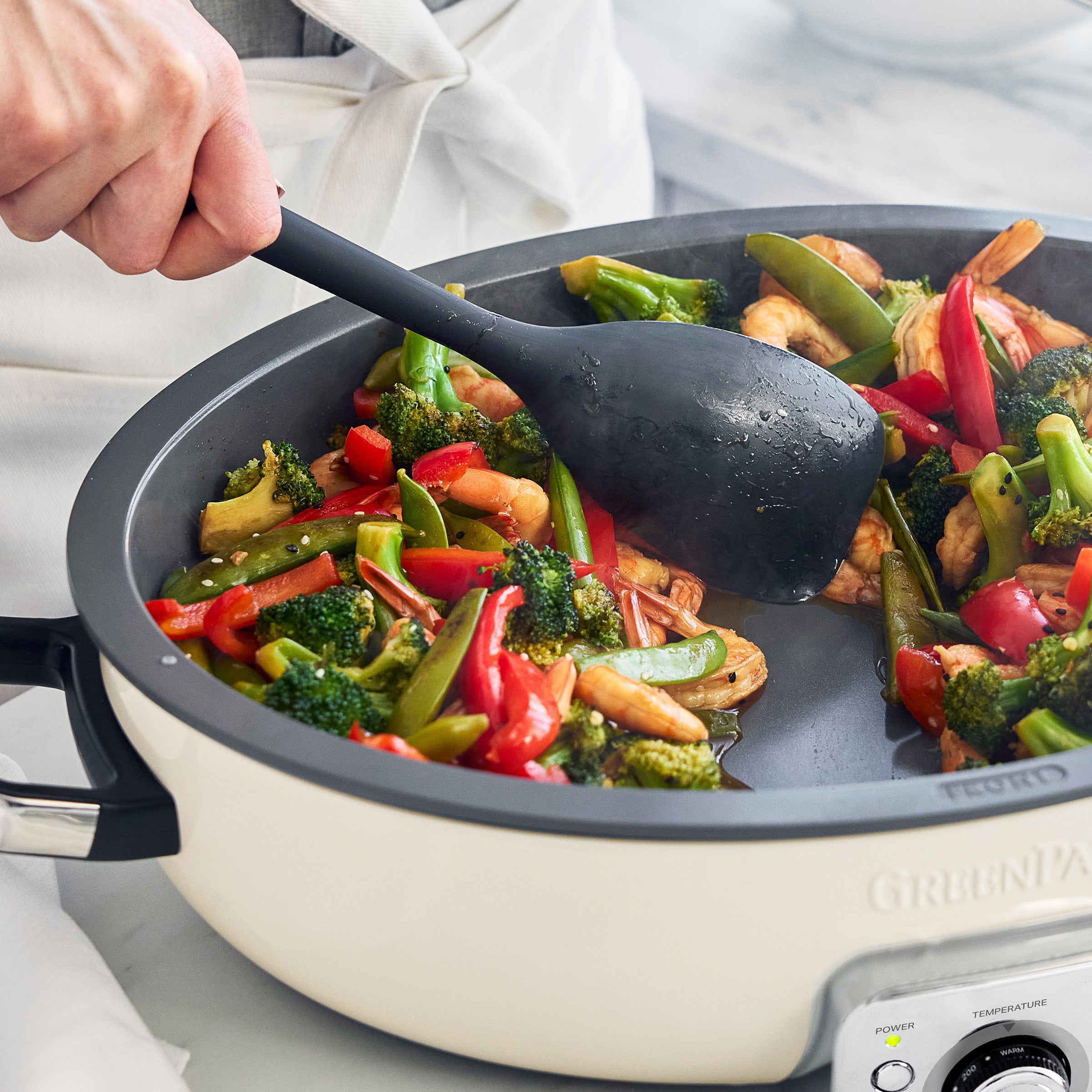 Healthy cooking with the oval electric skillet