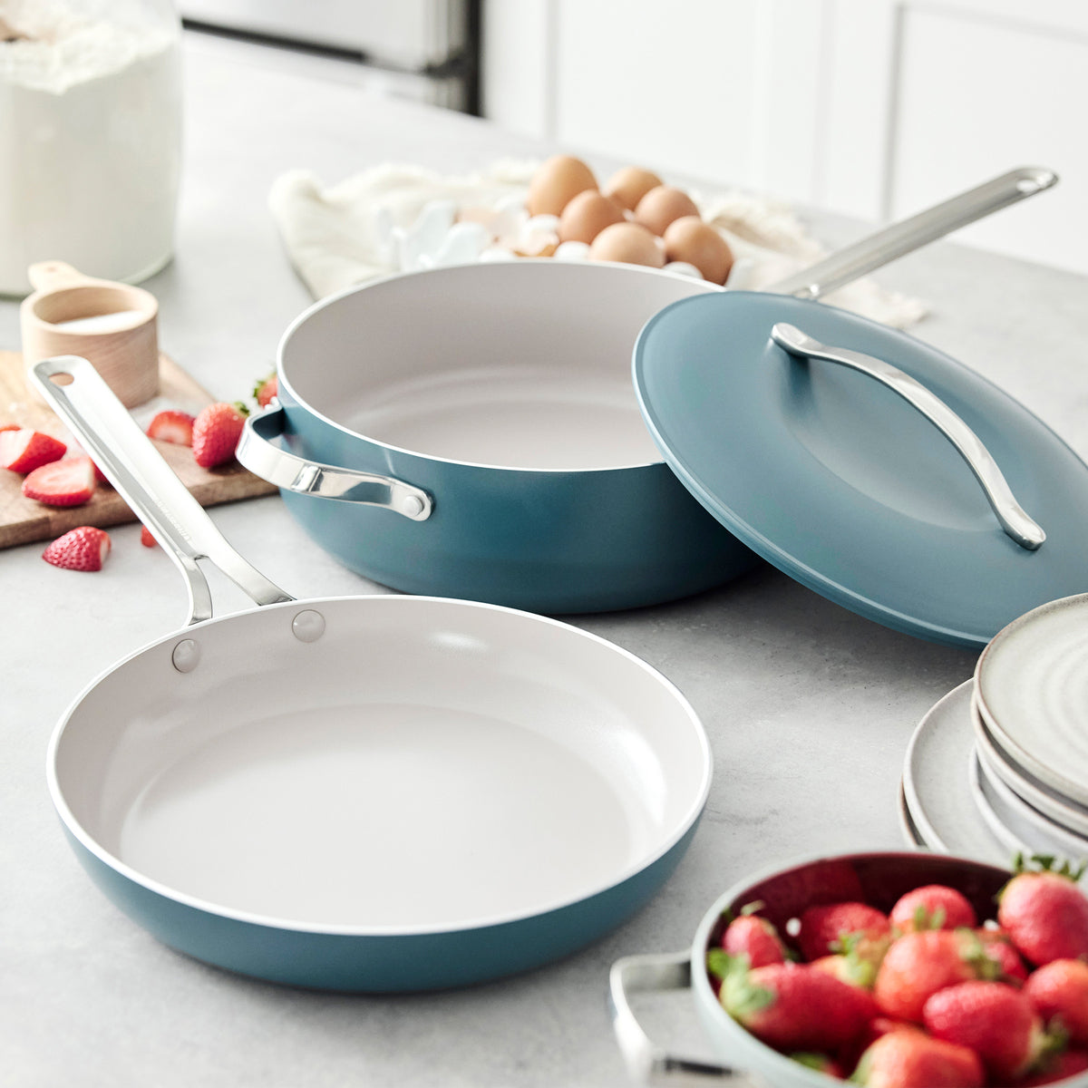 Nova 3-piece cookware set in the color Deep Teal