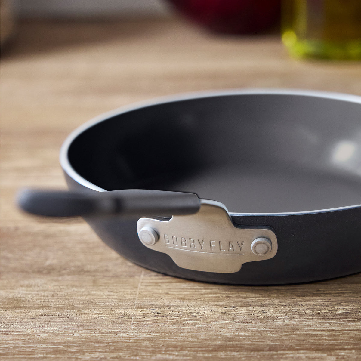 Bobby Flay frypan with chip-free rim