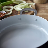 Spacious Bobby Flay sauté pan