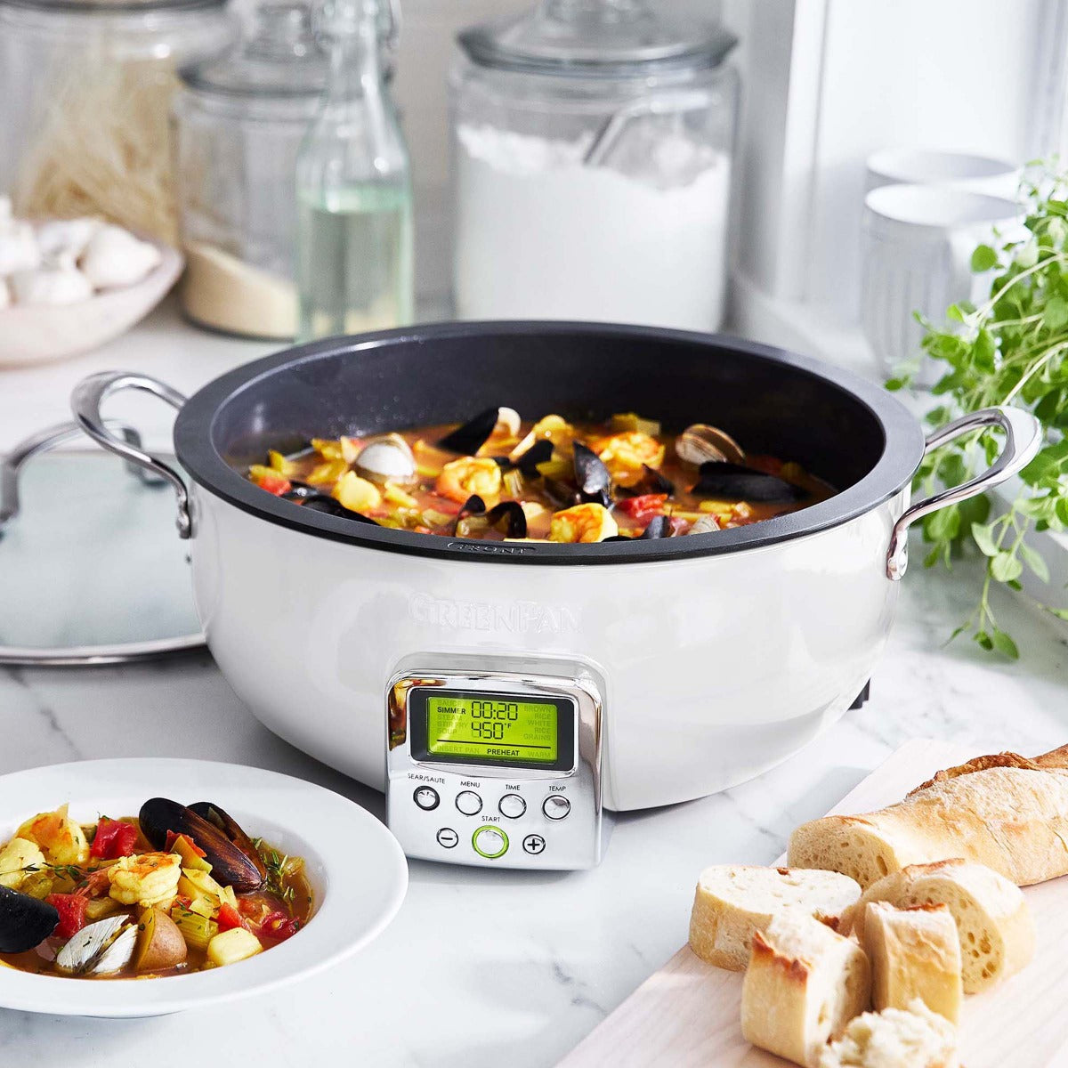 Essential smart skillet with removable pot