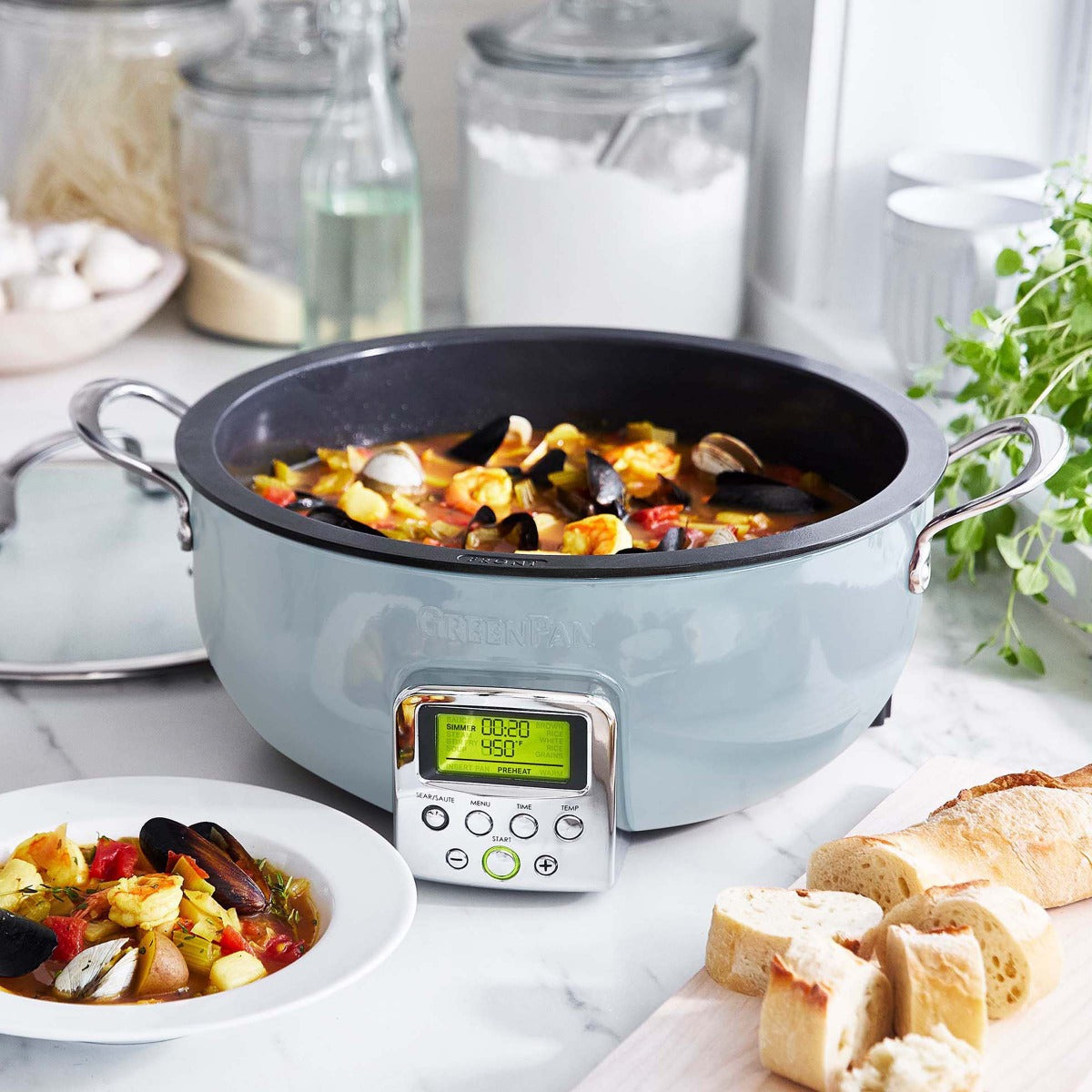 Essential smart skillet with removable pot