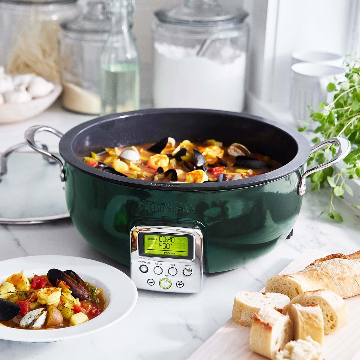 Essential smart skillet with removable pot