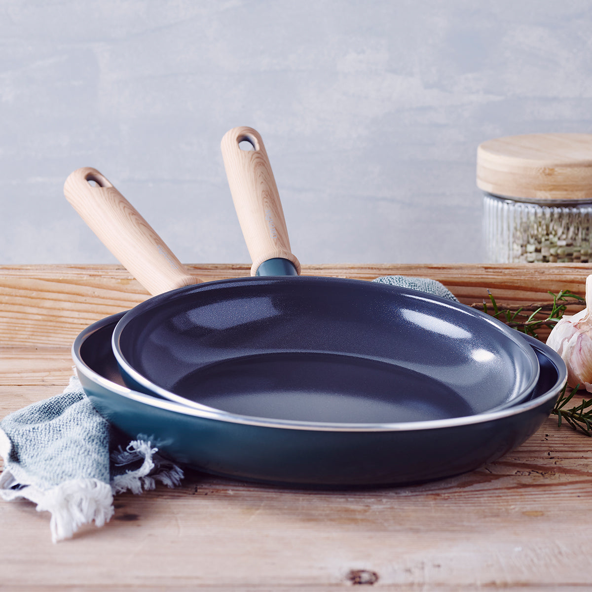 Hudson Ceramic Nonstick 9.5" and 11" Frypan Set | Forest Green