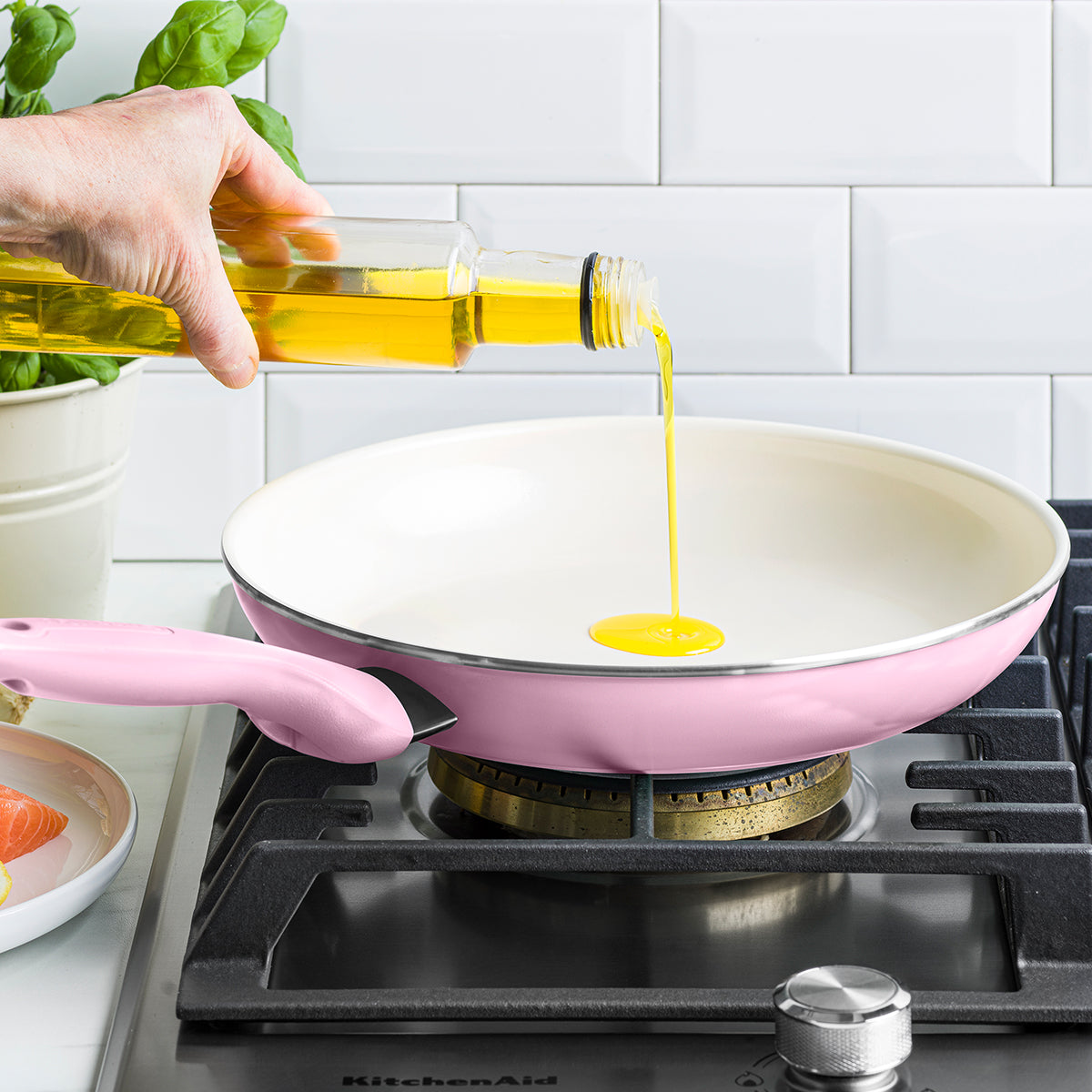 GreenPan Mini Healthy Ceramic Nonstick, 5 Round Egg Pan, PFAS-Free,  Dishwasher Safe, Stay Cool Handle, Pink