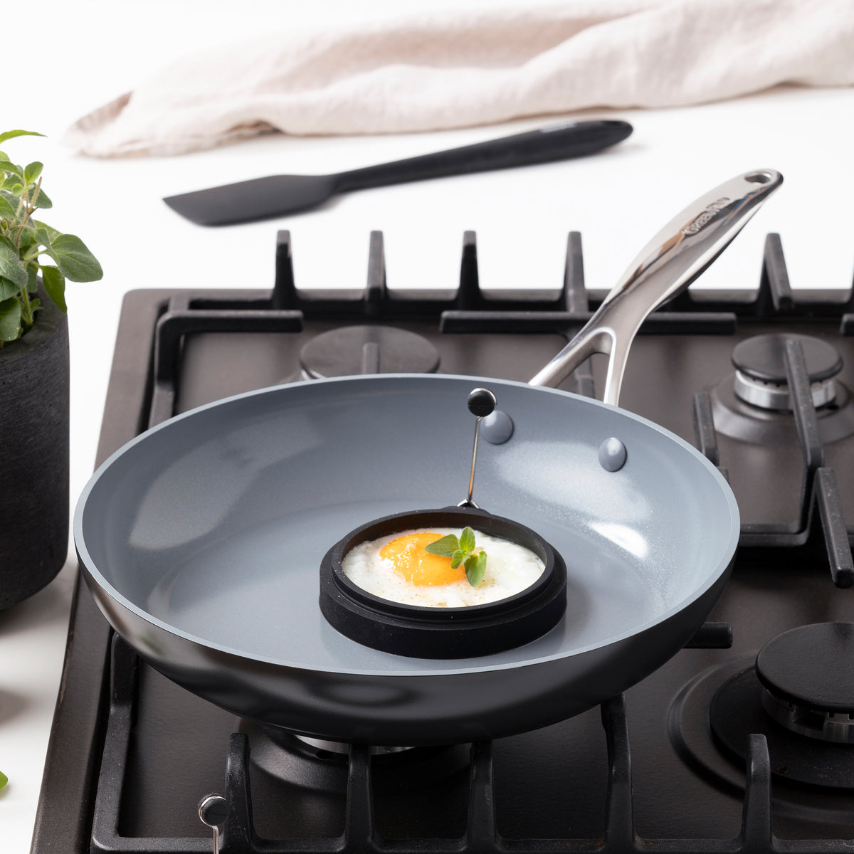 Perfect Fried Egg  © GreenPan Official Store